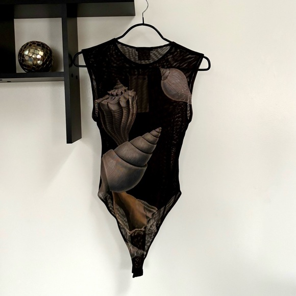 Zara Mesh Bodysuit with Seashell Design - Picture 2 of 3